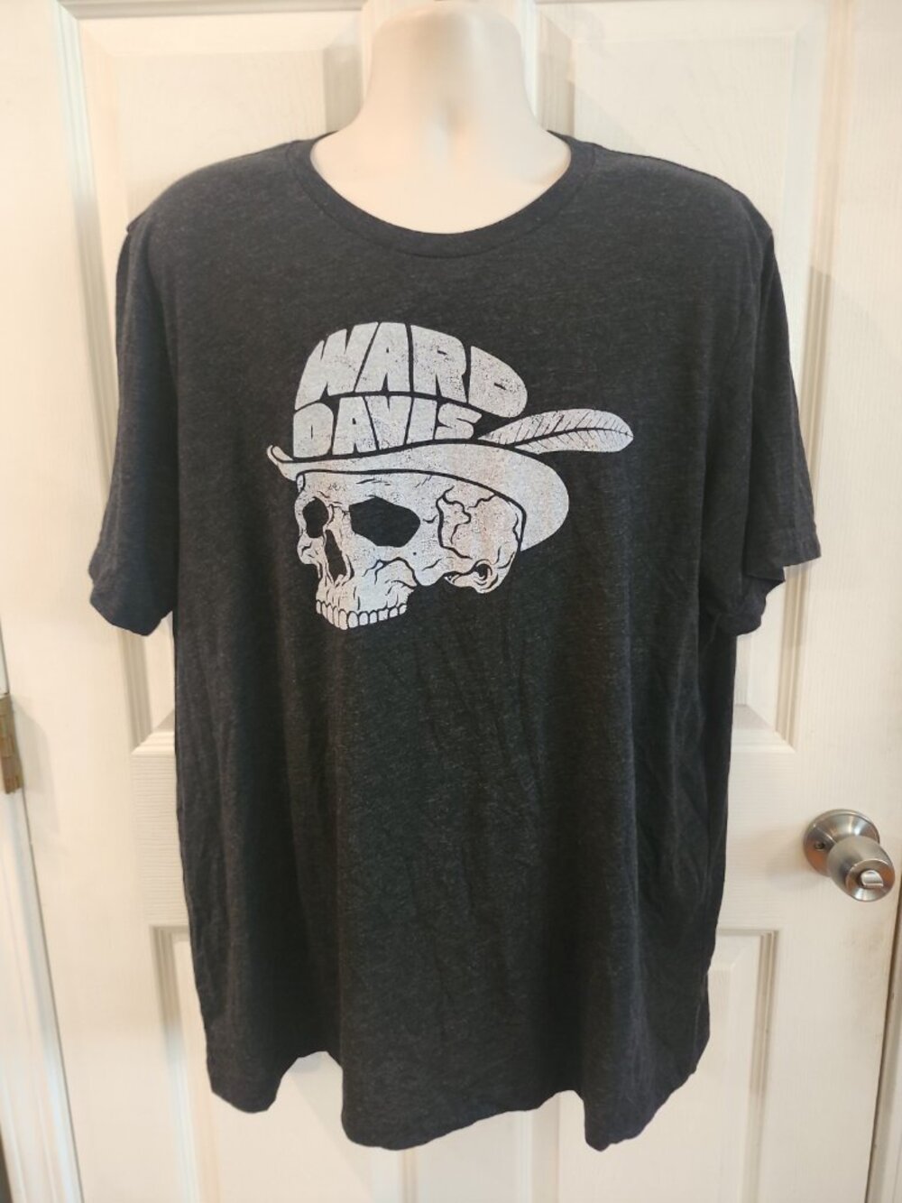Skull Wearing WARD DAVIS Hat~T-Shirt~2XL~Country Music~Singer~Concert~Band
